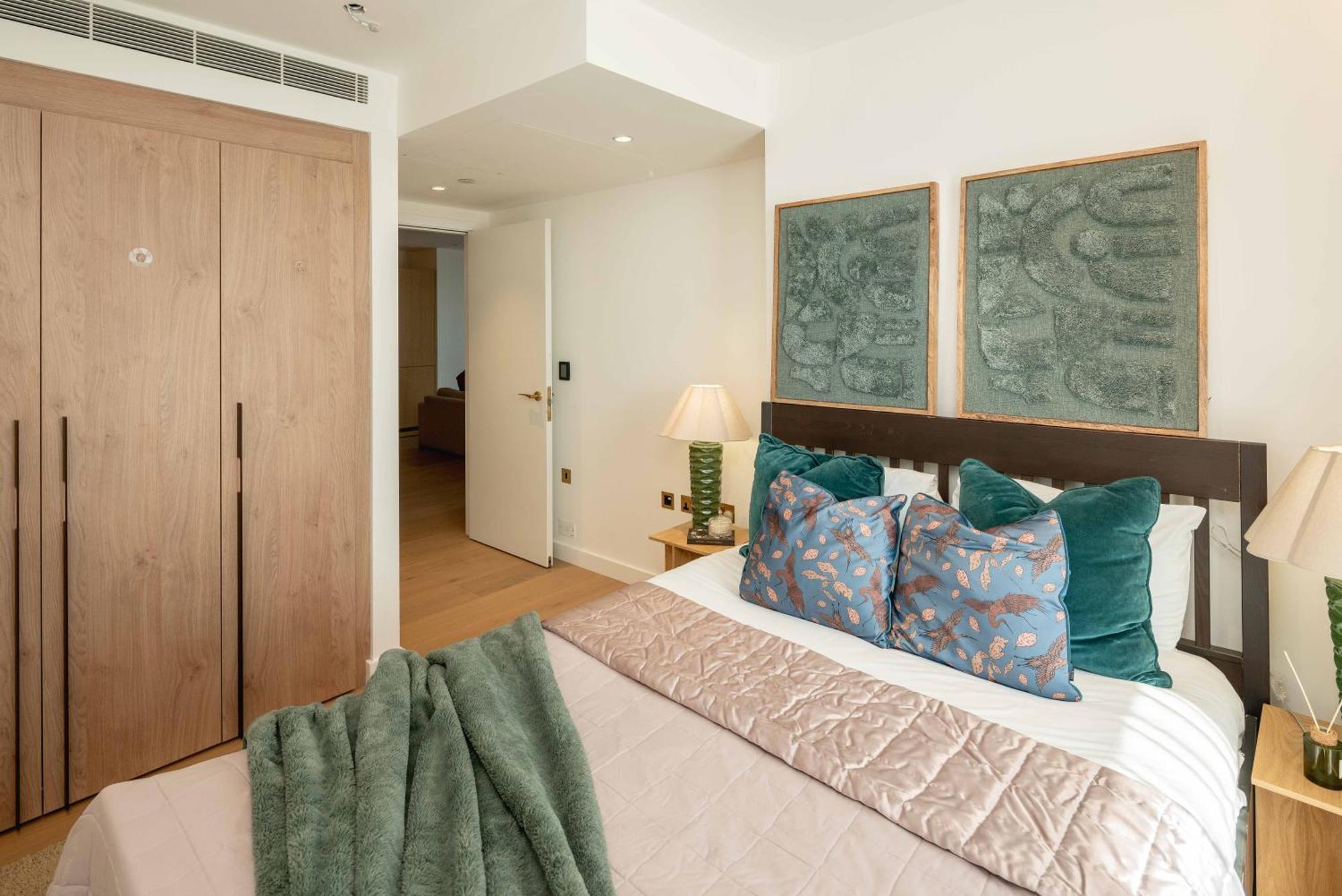 Kings Cross Canal View Apartment *